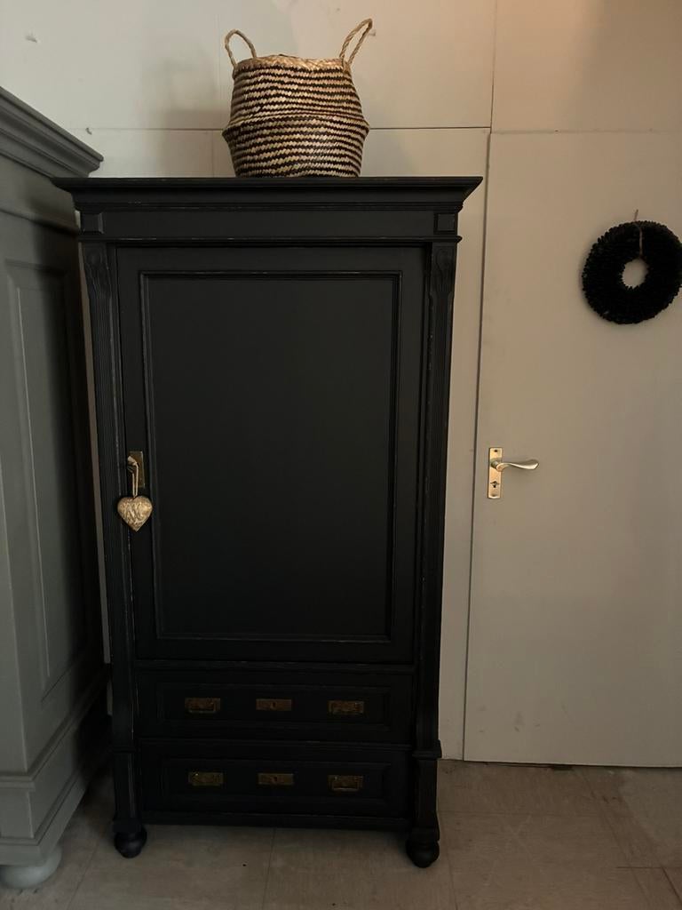 Brocante ééndeurskast Liege, Ophalen, Zo goed als nieuw