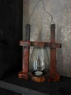 Rustieke houten kandelaar met glazen windlicht, Gebruikt, Bruin, Ophalen of Verzenden, Hout