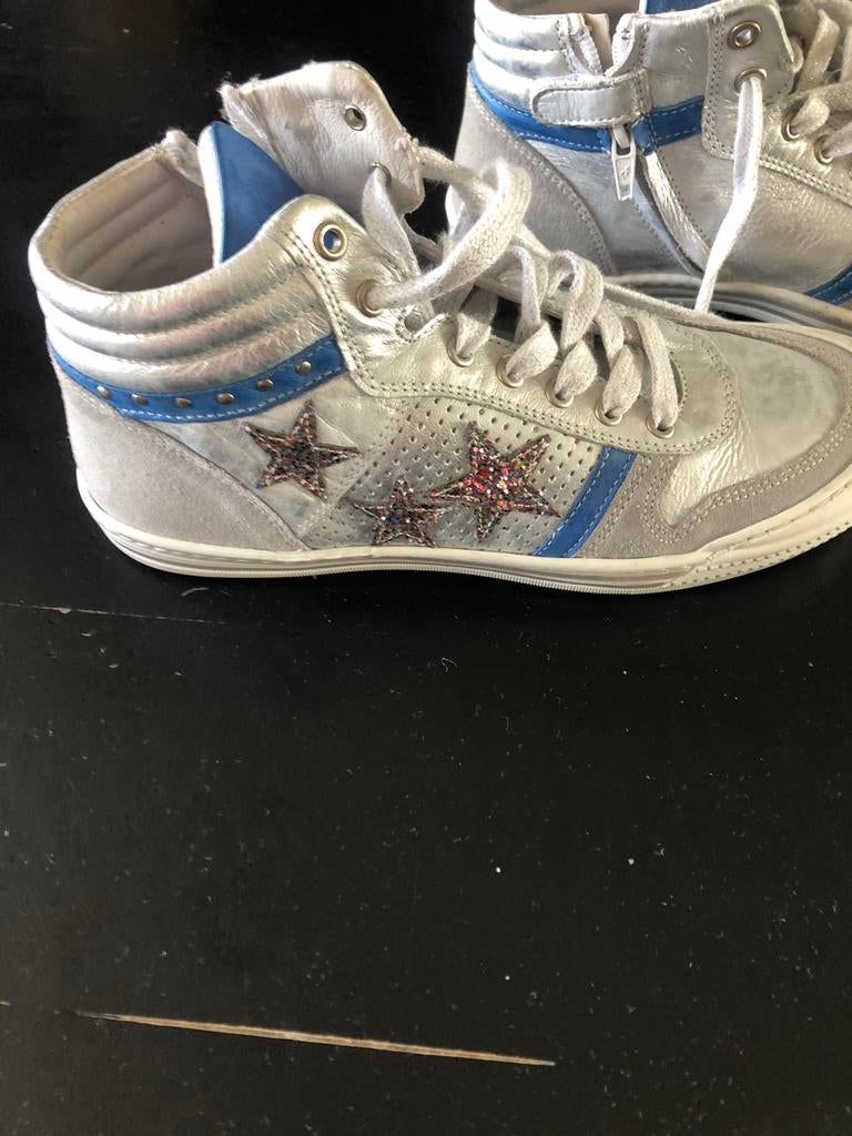 Super gave schoenen van het mooie merk Giga maat 38, Kinderen en Baby's, Kinderkleding | Schoenen en Sokken, Ophalen of Verzenden