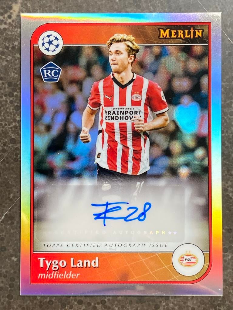 Tygo Land Autograph Kaart - Topps Merlin UEFA 2024/25 PSV, Ophalen of Verzenden, Zo goed als nieuw, PSV, Spelerskaart