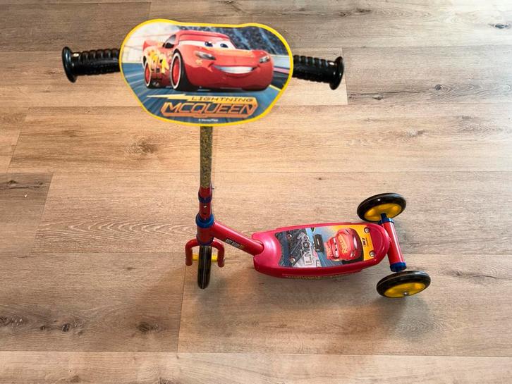 Rode Lightning McQueen step, Fietsen en Brommers, Steps, Zo goed als nieuw, Gewone step, Ophalen