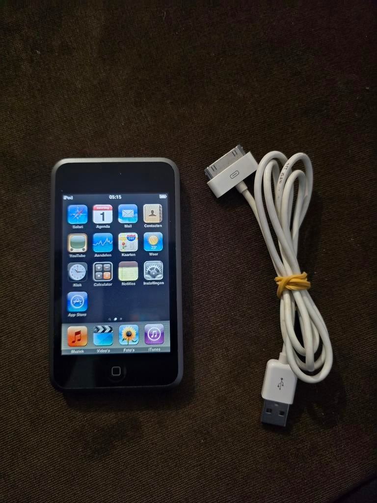 iPod 8GB 2e generatie met oplader, Audio, Tv en Foto, Mp3-spelers | Apple iPod, Gebruikt, Touch, Ophalen of Verzenden, Zilver