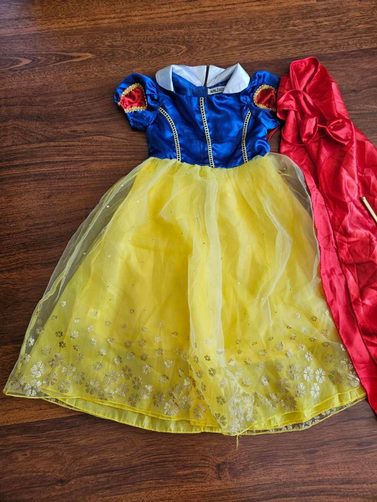 Sneeuwwitje jurk met accessoires, maat 110, Gebruikt, Meisje, Ophalen of Verzenden, Jurk of Rok