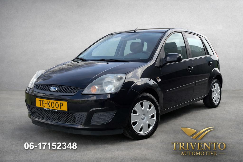 FIESTA 1.3 70PK BLACK TREND / AIRCO / NW APK, Auto's, Voorwielaandrijving, Stof, Huisgarantie, 4 cilinders