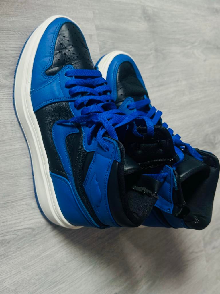 Nike Air Jordan 1 Mid Royal Blue Zwart Wit Sneakers, Kleding | Dames, Schoenen, Ophalen of Verzenden, Gedragen, Blauw, Sneakers of Gympen