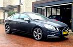 Volvo S60 1.6 D2 R-Design 2012 ACC BLIS OPENDAK Xenon Camera, Auto's, Volvo, Euro 5, Zwart, 4 cilinders, USB