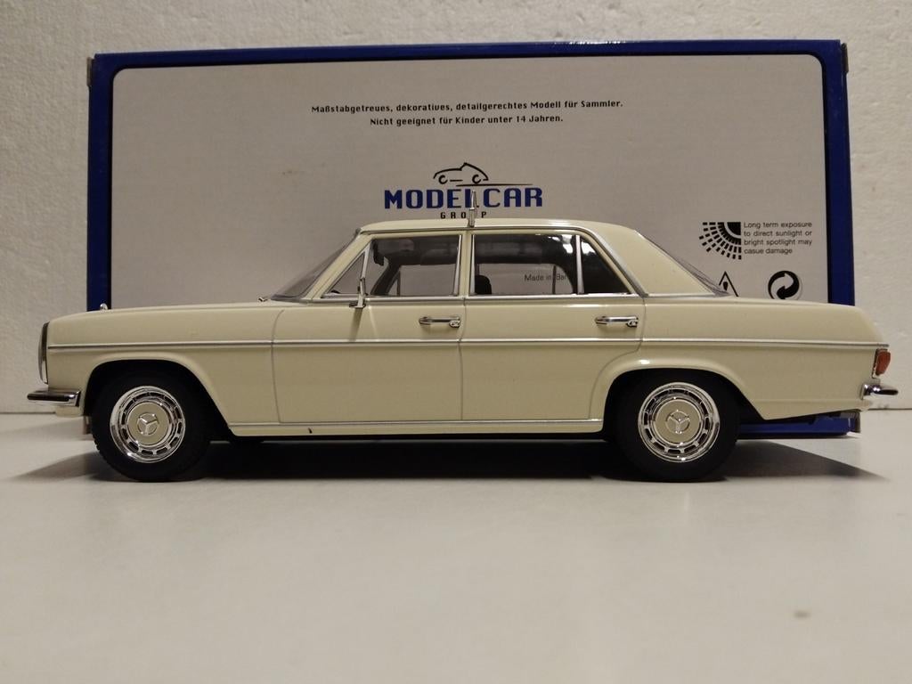 Mercedes Benz 220 D TAXI W115 beige Mcg 1:18 KRD, Ophalen of Verzenden, Zo goed als nieuw, Auto, Overige merken