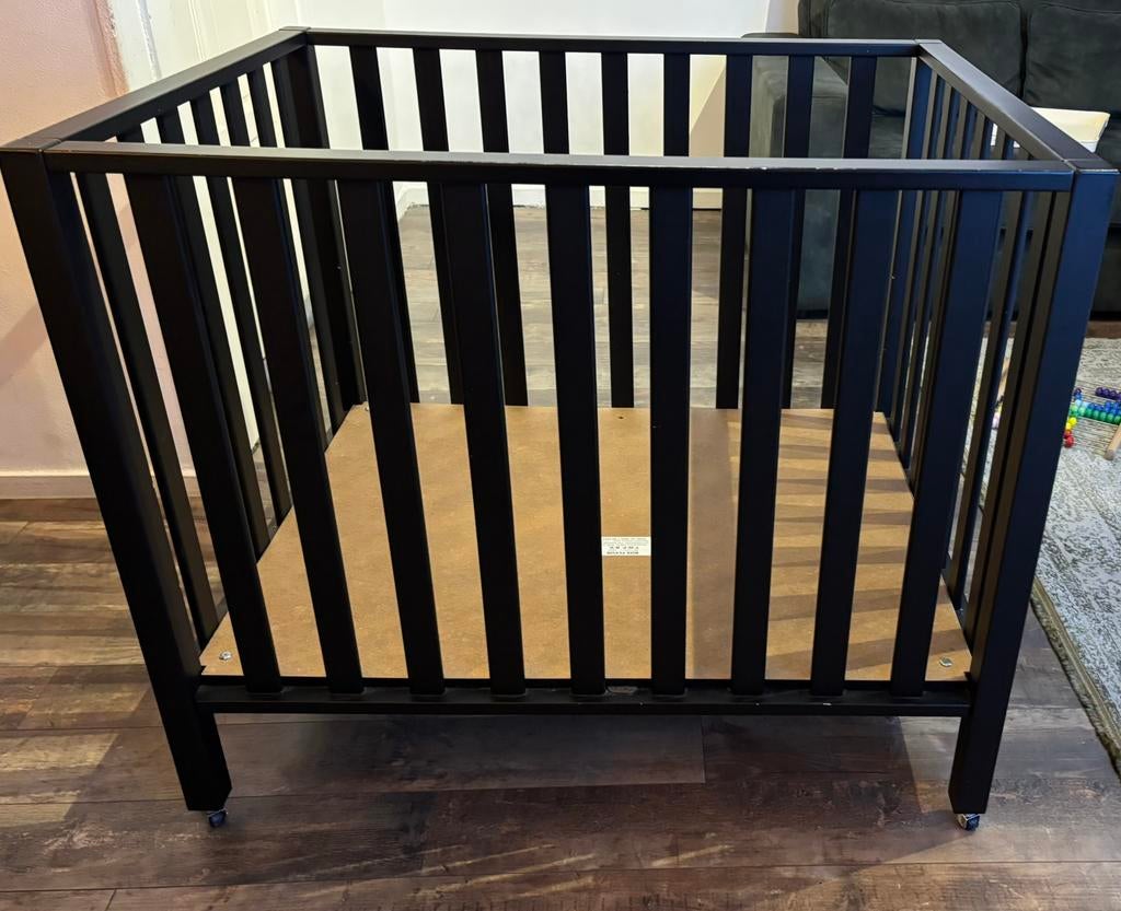 Box zwart op wieltjes , inc boxkleed jollein, Kinderen en Baby's, Boxen, Ophalen, Gebruikt, Rechthoekig, In hoogte verstelbaar