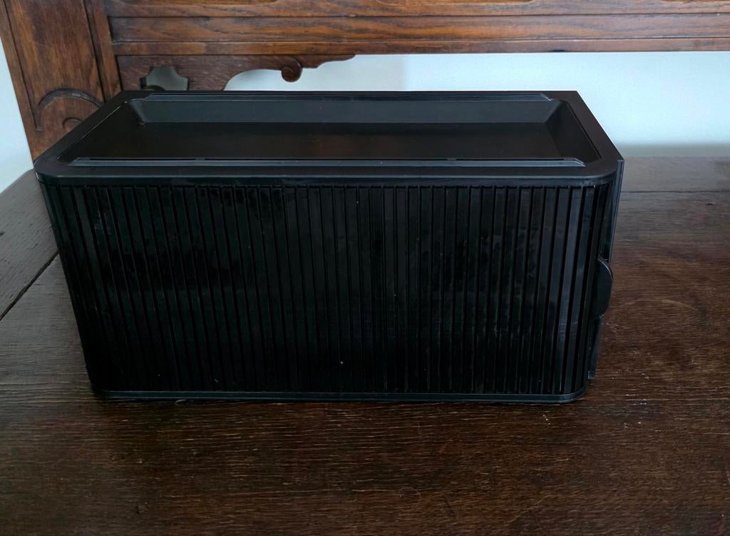 Retro: ruime zwarte CD-opbergbox met roldeur van Rolykit, Ophalen of Verzenden, Zo goed als nieuw, Kunststof, Cd's