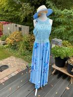 Prachtige lange jurk lichtblauw met kanten lijfje maat 40 L, Blauw, Zo goed als nieuw, Onder de knie, Ophalen