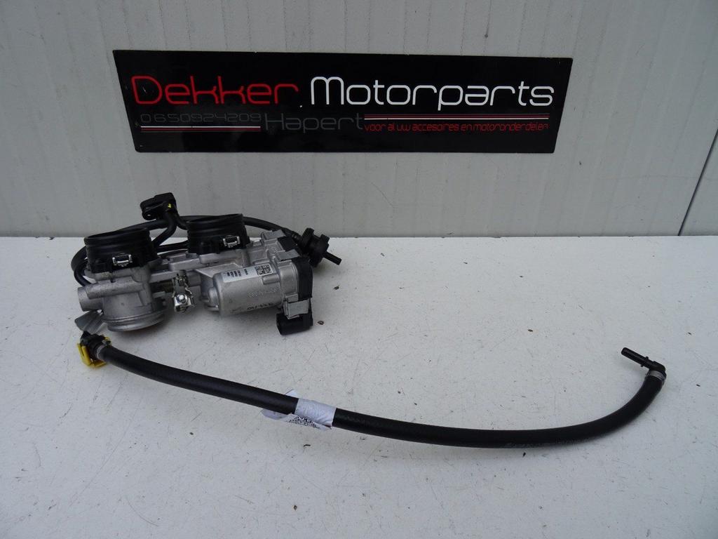 Injectiehuis / Gaskleppenhuis Aprilia Tuareg 660 2022-2023 >, Gebruikt, -, -, Ophalen of Verzenden