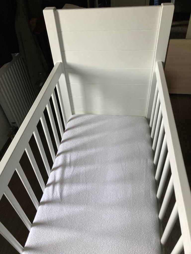 Nette Kidsmill Noa Wieg met matras, molton en hoeslaken, Ophalen, Zo goed als nieuw, Wieg