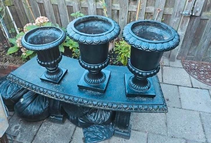 3 tuinvazen, kelken zwart. Geen steen/beton, maar polyamide., Tuin en Terras, Tuinvazen, Ophalen