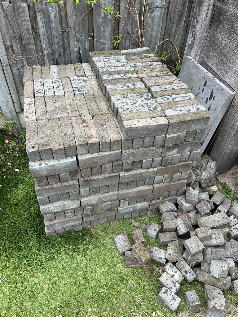 Gratis waaltjes, Tuin en Terras, Tegels en Klinkers, Ophalen, Zo goed als nieuw, Beton, Klinkers