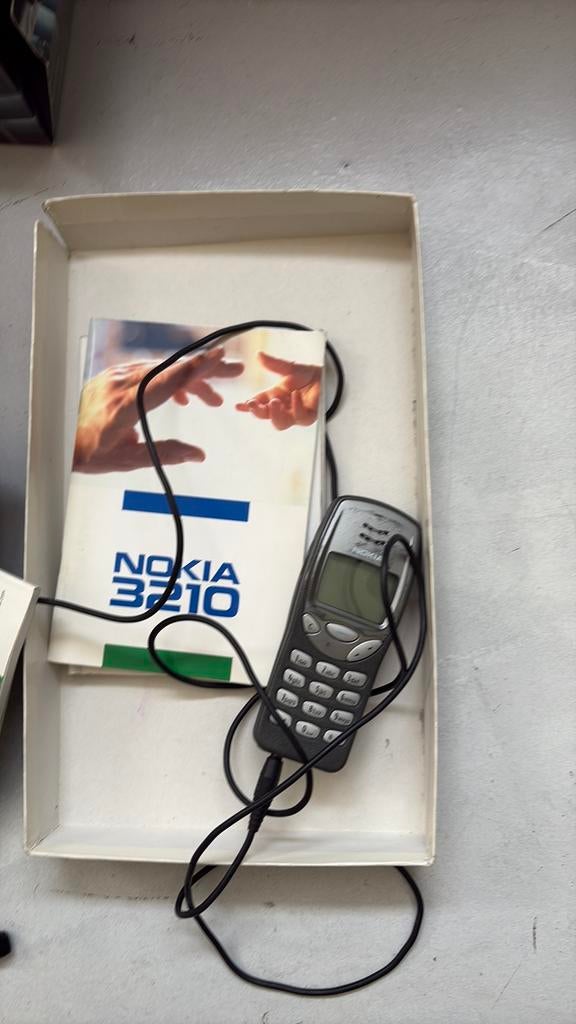 Nokia 3210, Telecommunicatie, Mobiele telefoons | Nokia, Gebruikt, Geen camera, Fysiek toetsenbord, Ophalen of Verzenden