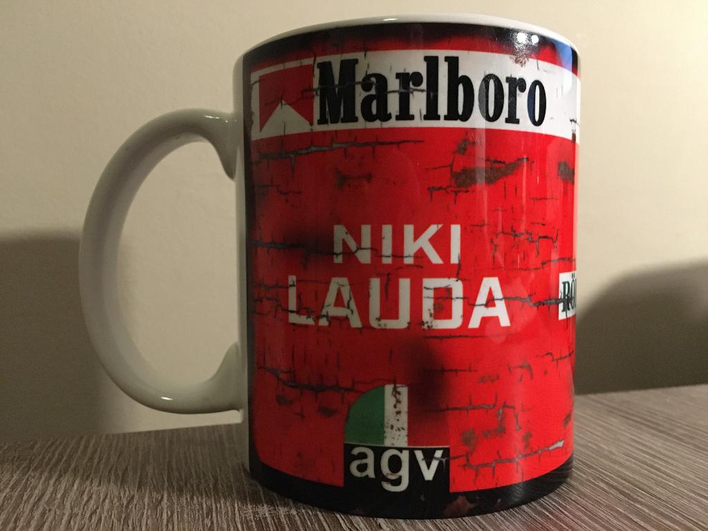 ✅ Niki Lauda Helmet mok Vintage olie F1 Autosport NIEUW, Verzamelen, Automerken, Motoren en Formule 1, Ophalen of Verzenden, Nieuw