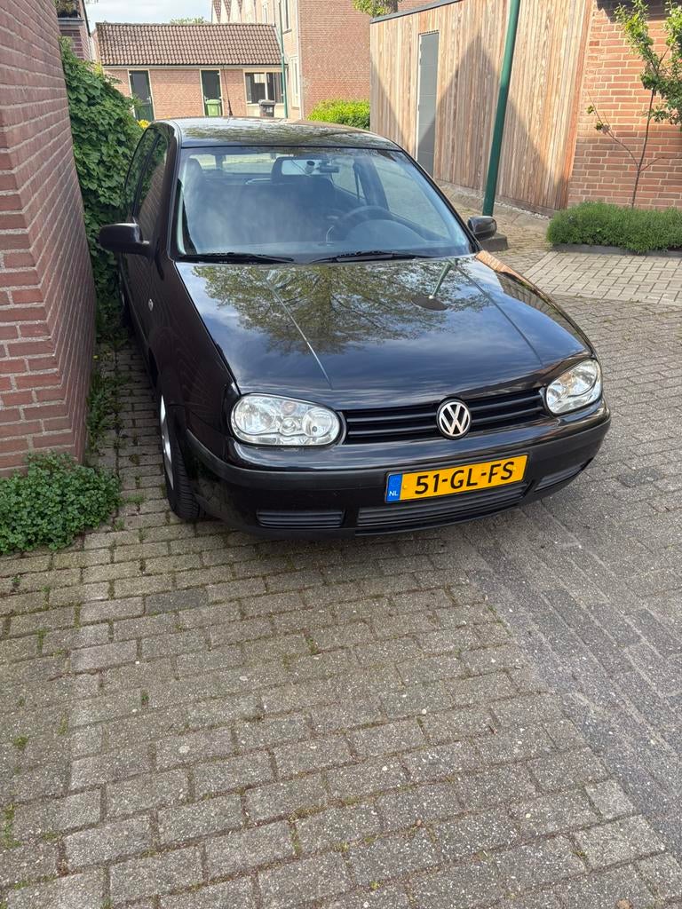 Volkswagen Golf 1.6 77KW 2001 Zwart Comfortline | NIEUWE APK, Voorwielaandrijving, Stof, Zwart, 1064 kg
