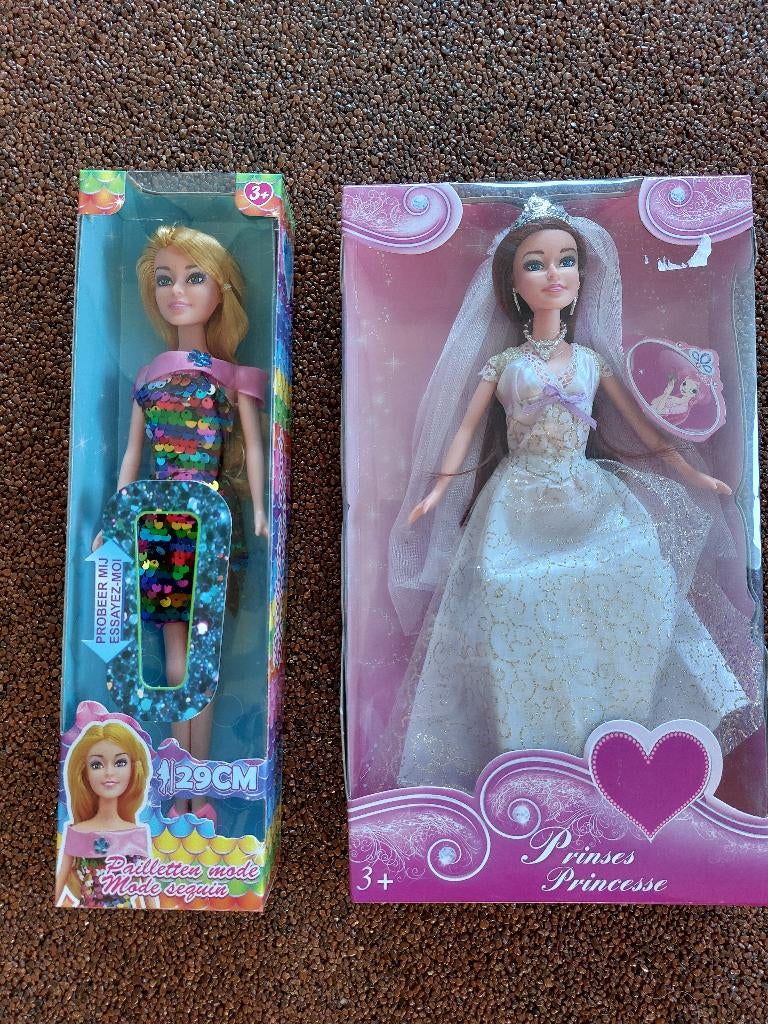 3 nieuwe poppen in verpakking., Verzamelen, Poppen, Ophalen of Verzenden, Nieuw, Pop