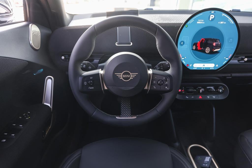 MINI Aceman E / Favoured / Pakket L / 18" Night Flash Spoke, Auto's, Mini, Met garantie (alle), Zwart, 184 pk, SUV of Terreinwagen