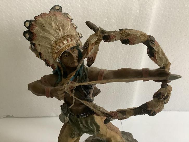 Indiaan indianen beeld beeldje american native indian jager, Verzamelen, Beelden en Beeldjes, Mens, Ophalen of Verzenden