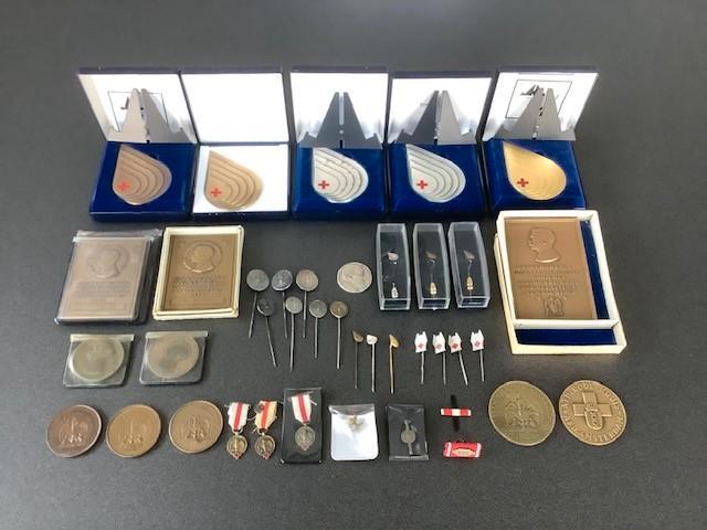 Collectie penningen etc. Het Nederlandsche Rode Kruis., Postzegels en Munten, Penningen en Medailles, Overige materialen, Nederland