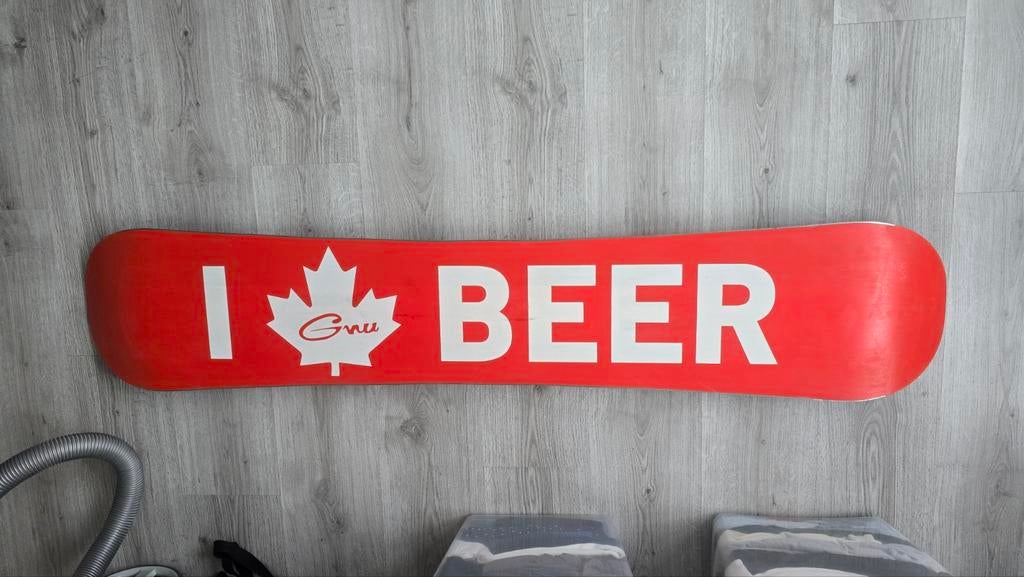 Uniek Gnu Snowboard "I love beer" met bindingen en schoenen, Sport en Fitness, Snowboarden, Ophalen of Verzenden
