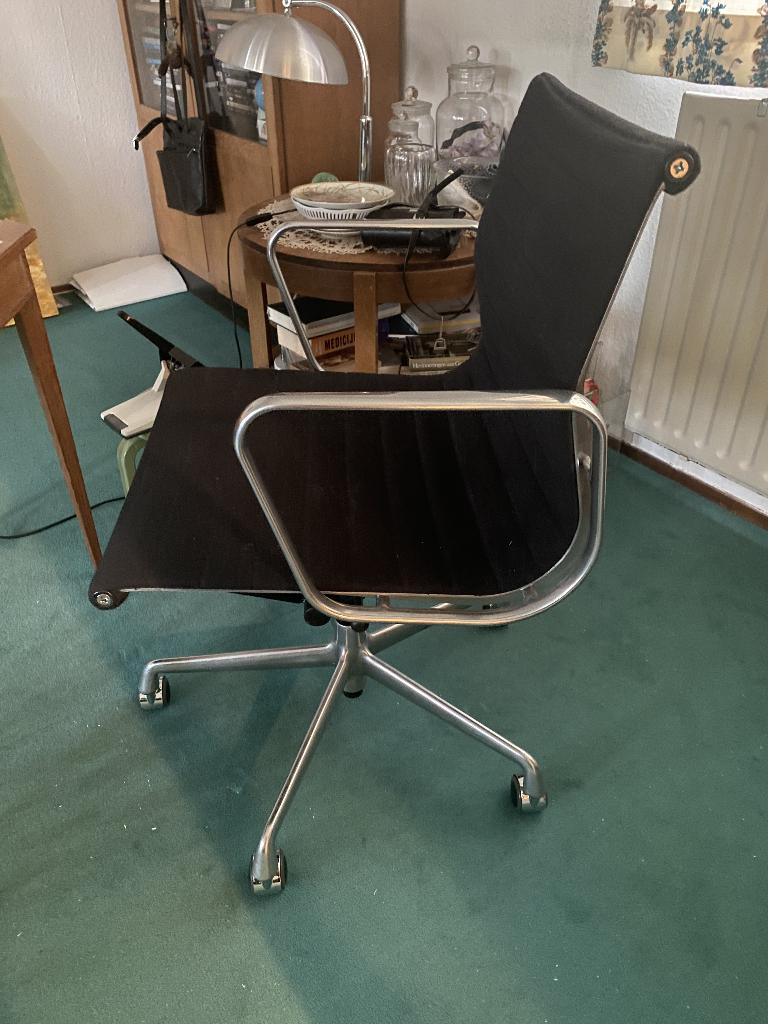 Eames EA117 by Vitra Hopsak zwart, Vitra, Zwart, Ophalen of Verzenden, Zo goed als nieuw