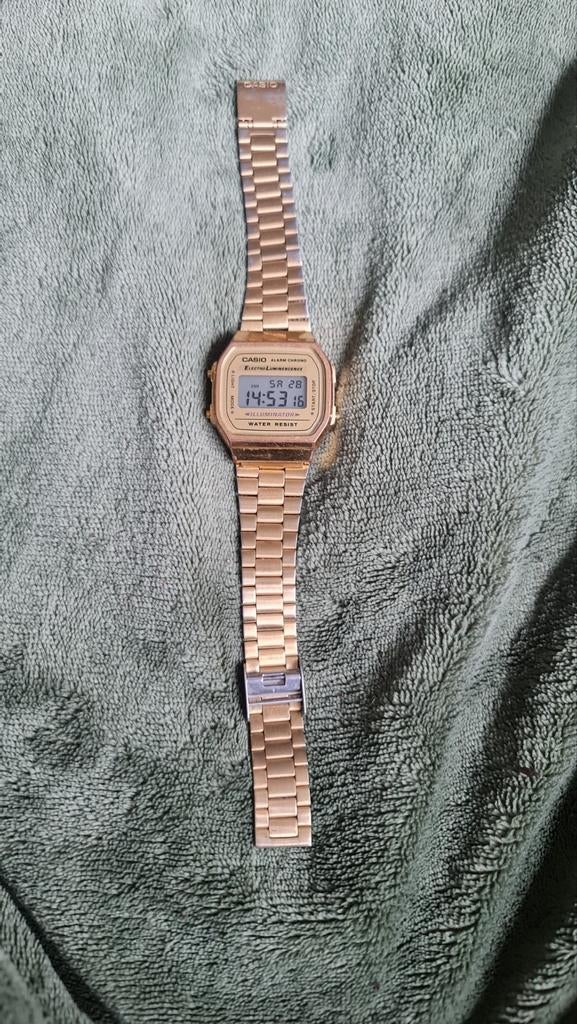 Casio A168WA-1 Gold Polshorloge, Sieraden, Tassen en Uiterlijk, Horloges | Heren, Gebruikt, Staal, Polshorloge, Ophalen of Verzenden