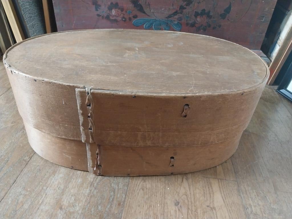 Houten mutsendoos hoedendoos klederdracht, Antiek en Kunst, Ophalen of Verzenden