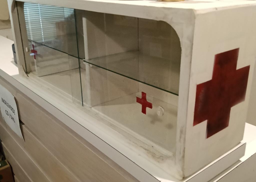 medicijn kast, Ophalen