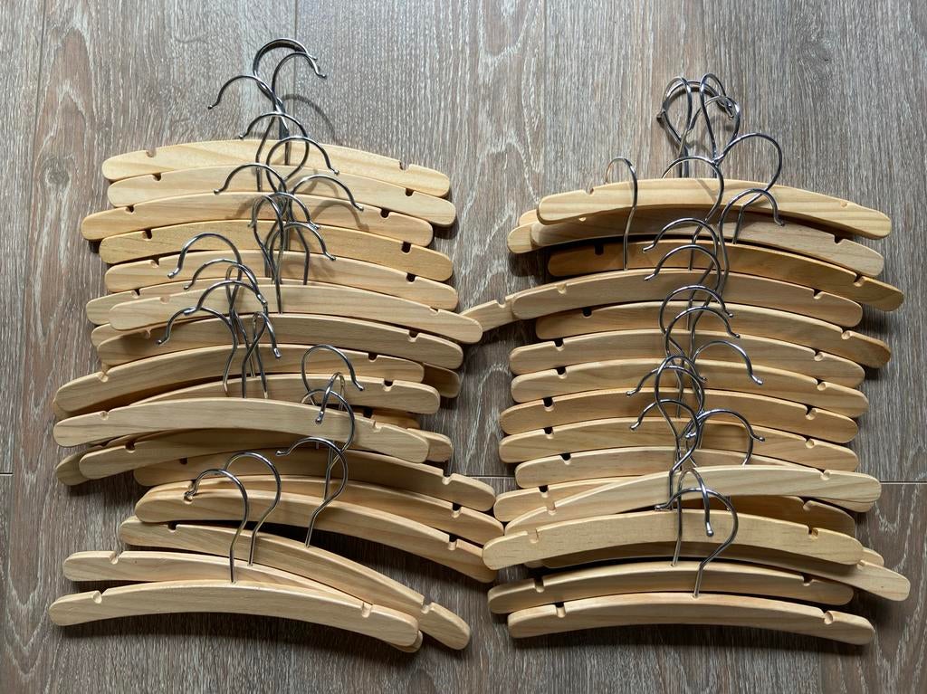 Houten kledinghangers baby Hema, 42 stuks, Kleding | Dames, Kledinghangers, Ophalen of Verzenden, Gebruikt, Hout, Kinderen