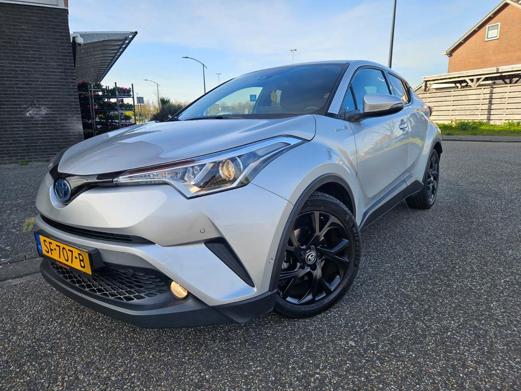 Toyota C-HR 1.8 Hybrid First Edition GARANTIE 112k km NAP, Auto's, Toyota, Euro 6, 4 cilinders, Leder en Stof, 26 km/l