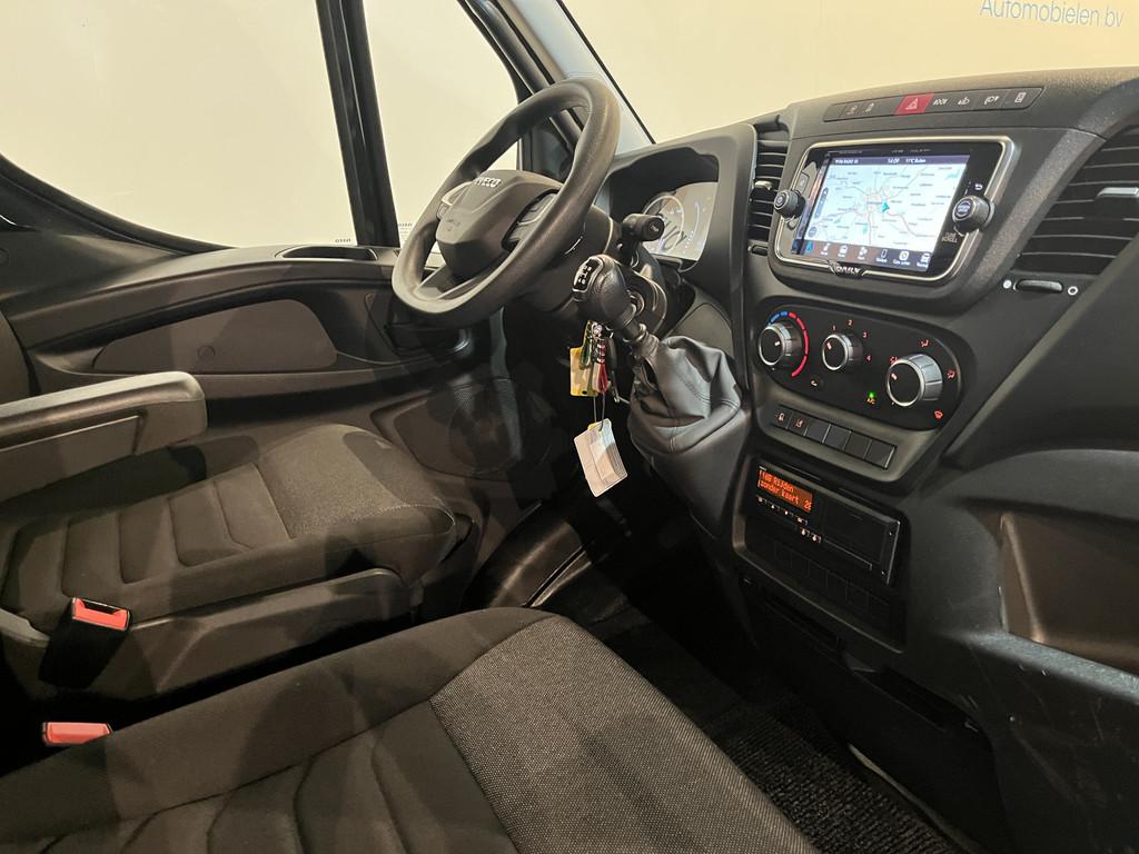 Iveco Daily 50C18 3.0 Bakwagen / Euro 6 / Zweedse Bak / Luch, Auto's, Vrachtwagens, Origineel Nederlands, Bedrijf, 175 pk, Zilver of Grijs