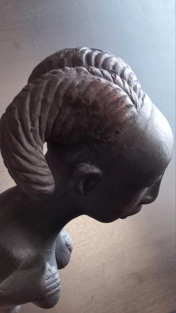 Terracotta beeld naakte Afrikaanse vrouw met ramhoorns, Ophalen of Verzenden, Mens