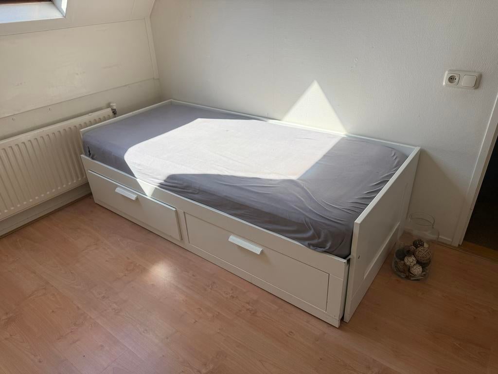 Uitschuifbaarbed (1/2p) met opberglades inclusief martras, Ophalen, Gebruikt, 90 cm, Eenpersoons