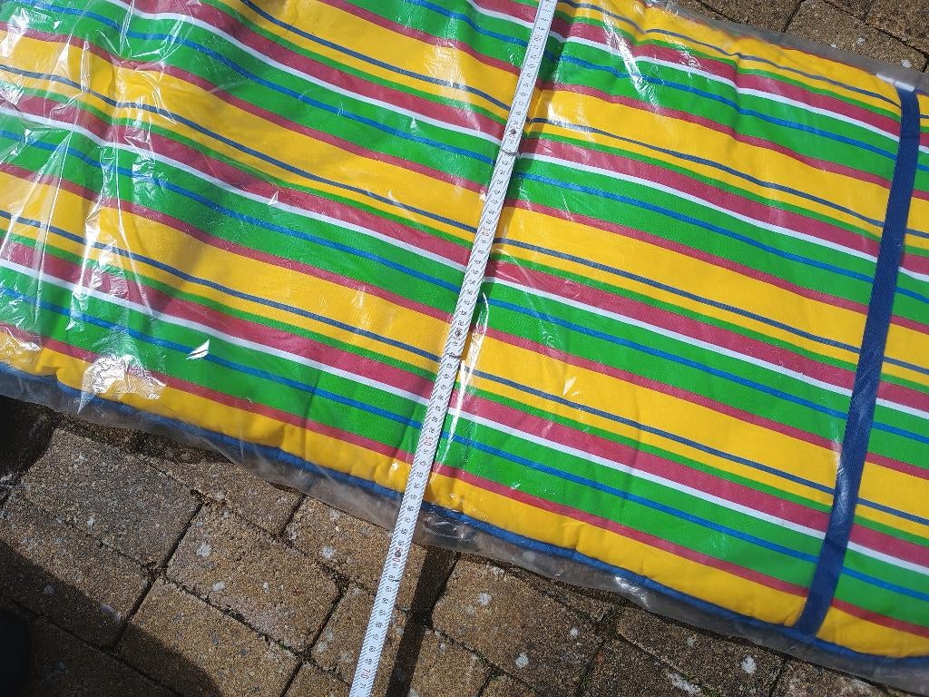 Vrolijk gekleurd ligbed kussen, Tuin en Terras, Ophalen of Verzenden, Nieuw, Overige materialen