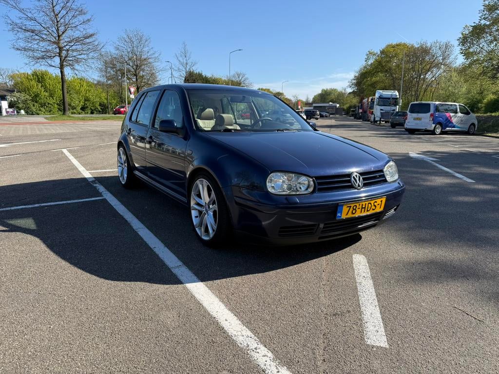Volkswagen Golf 4 V5 2.3l *moet voor mei weg*, Auto's, Voorwielaandrijving, Blauw, Leder, Sportstoelen
