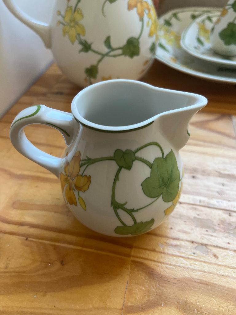 Villeroy en Boch Geranium klein melkkannetje 9 cm hoog, Overige typen, Ophalen of Verzenden, Zo goed als nieuw, Overige stijlen