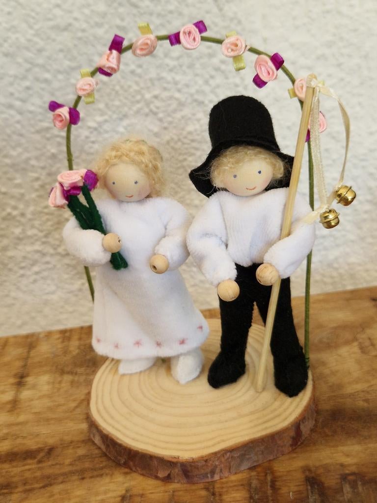 Pinksterpaartje voor de seizoenstafel - wolvilt en velours, Ophalen of Verzenden, Nieuw, Figuurtje(s), Wolvilt