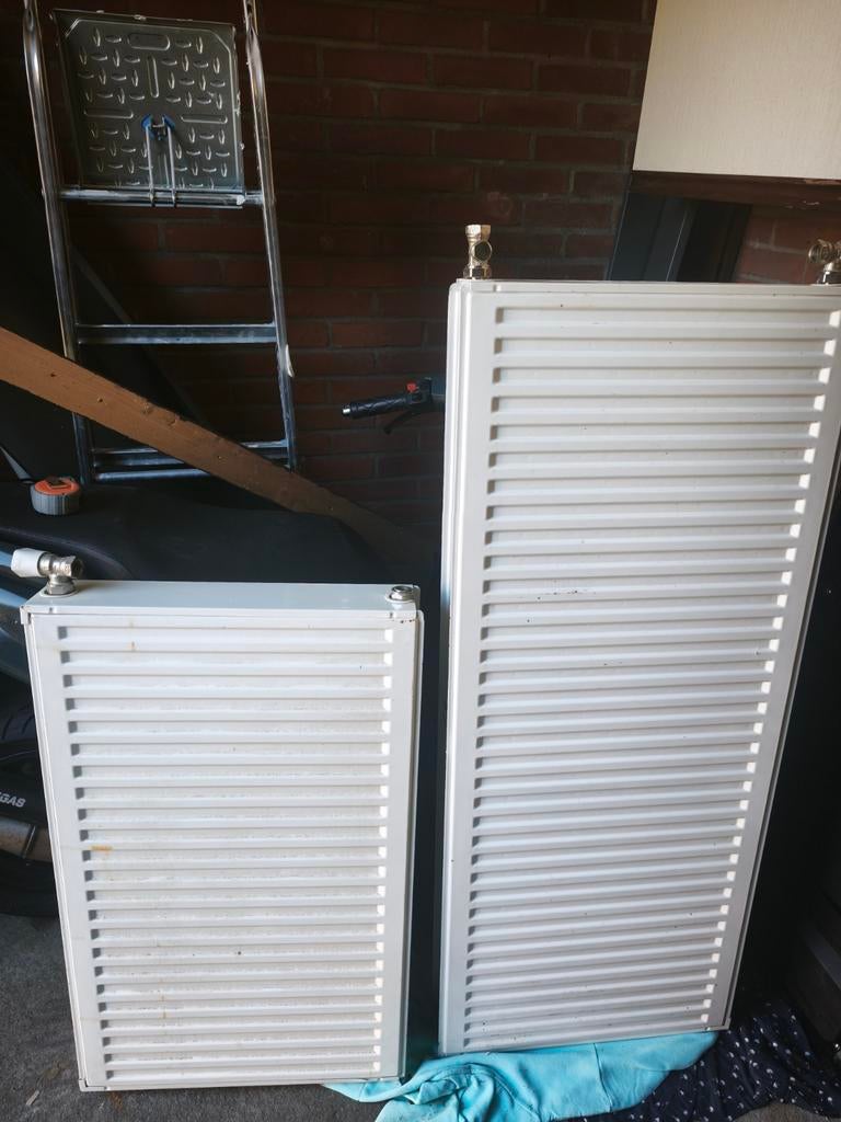 Twee gebruikte radiatoren, diverse maten, Ophalen, 30 tot 80 cm, Gebruikt, Radiator
