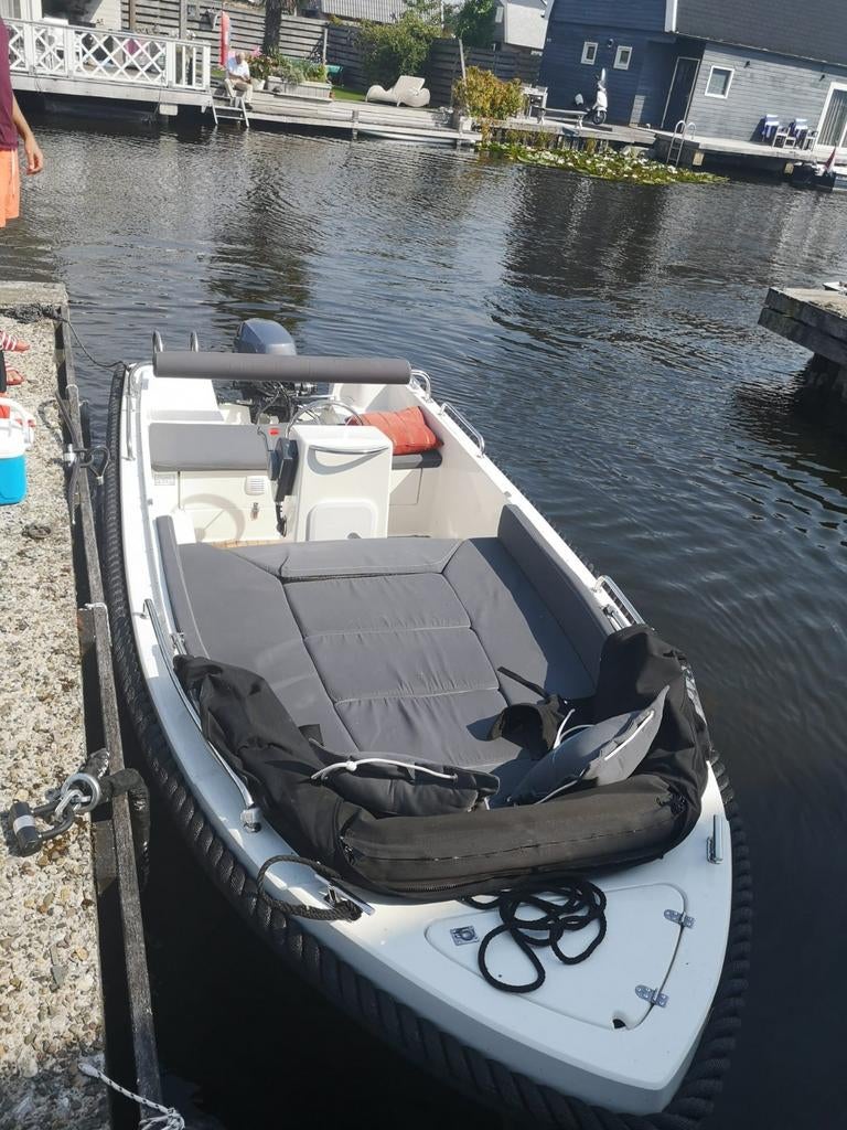Nette sloep met sterke 20 pk yamaha motor hele set uit 2019, Watersport en Boten, Ophalen, 10 tot 30 pk, Zo goed als nieuw, 3 tot 6 meter