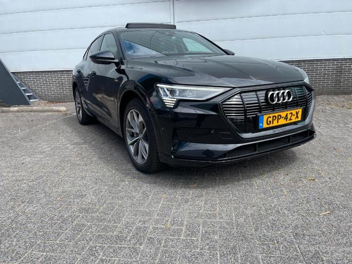 Audi e-tron Sportback 55 Quattro S line 95 kWh | PANO, Auto's, Audi, Particulier, e-tron, 360° camera, 4x4, ABS, Achteruitrijcamera