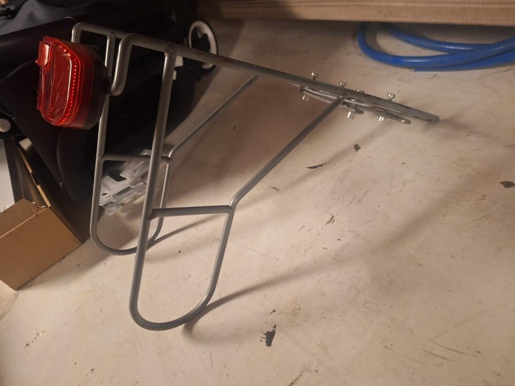 Gebruikte bagagedrager verlenger met reflector, Fietsen en Brommers, Fietsaccessoires | Bagagedragers, Ophalen of Verzenden, Gebruikt