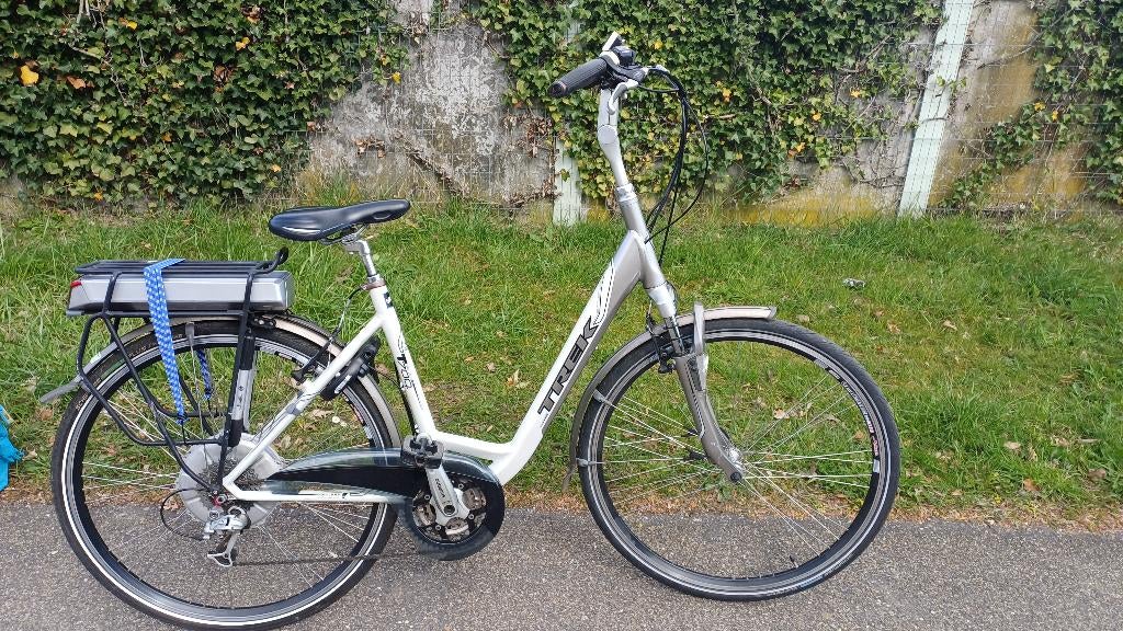 elektrische fiets trek T700, Zo goed als nieuw, 47 tot 51 cm, 50 km per accu of meer, Ophalen