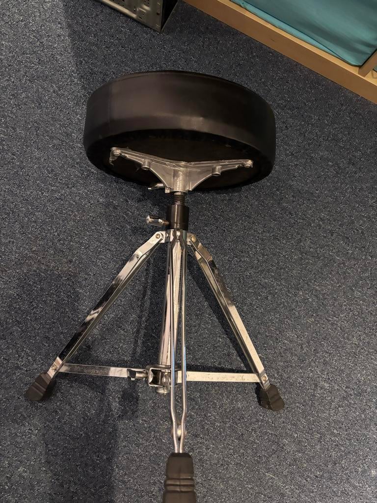 Keyboard standaard en in hoogte verstelbare kruk, Muziek en Instrumenten, Standaards, Ophalen of Verzenden, Gebruikt, Instrumentstandaard