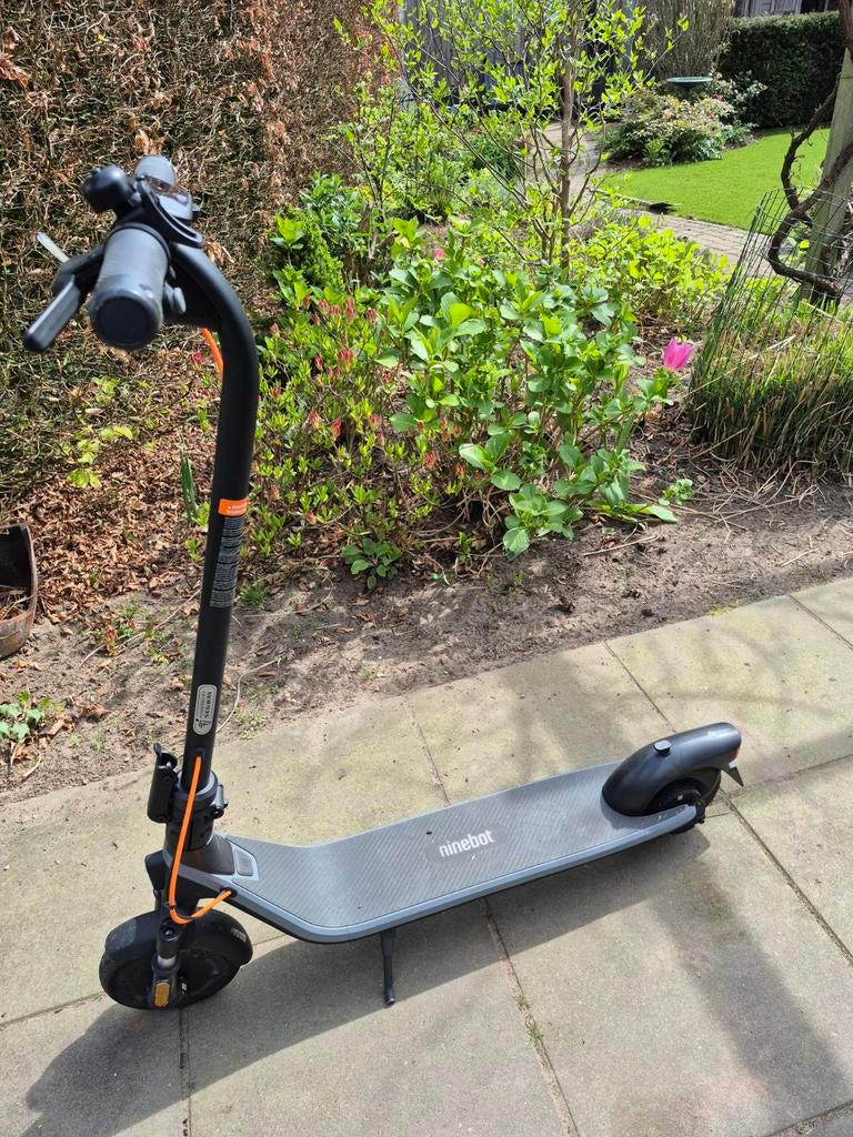 Ninebot elektrische step, Fietsen en Brommers, Steps, Ophalen, Zo goed als nieuw, Elektrische step (E-scooter), Segway Ninebot