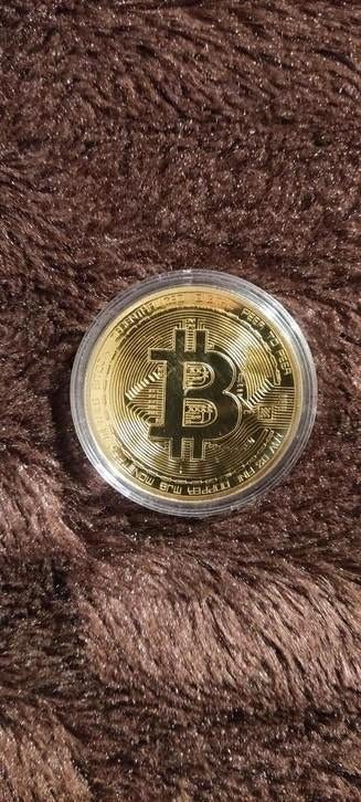 Leuke Goudkleurige Bitcoin munt in cassete 7,50, Postzegels en Munten, Munten en Bankbiljetten | Verzamelingen, Ophalen of Verzenden