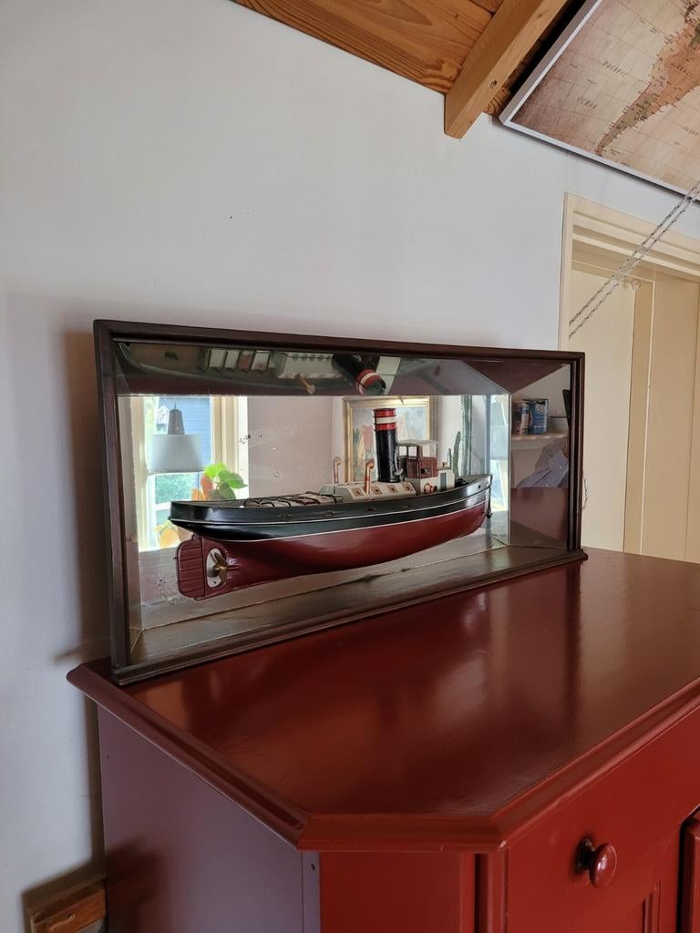 Sleepboot Modelbouw in Spiegelkast - Prachtig Afgewerkt, Gebruikt, Ophalen, Overige merken, Groter dan 1:32