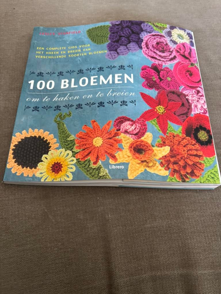 100 bloemen om te haken en te breien, Ophalen of Verzenden, Zo goed als nieuw, Breien of Haken, Patroon of Boek