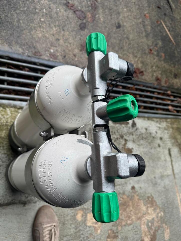 Dubbel 7 300 bar duikfles, Watersport en Boten, Duiken, Zo goed als nieuw, Duikfles, Ophalen of Verzenden